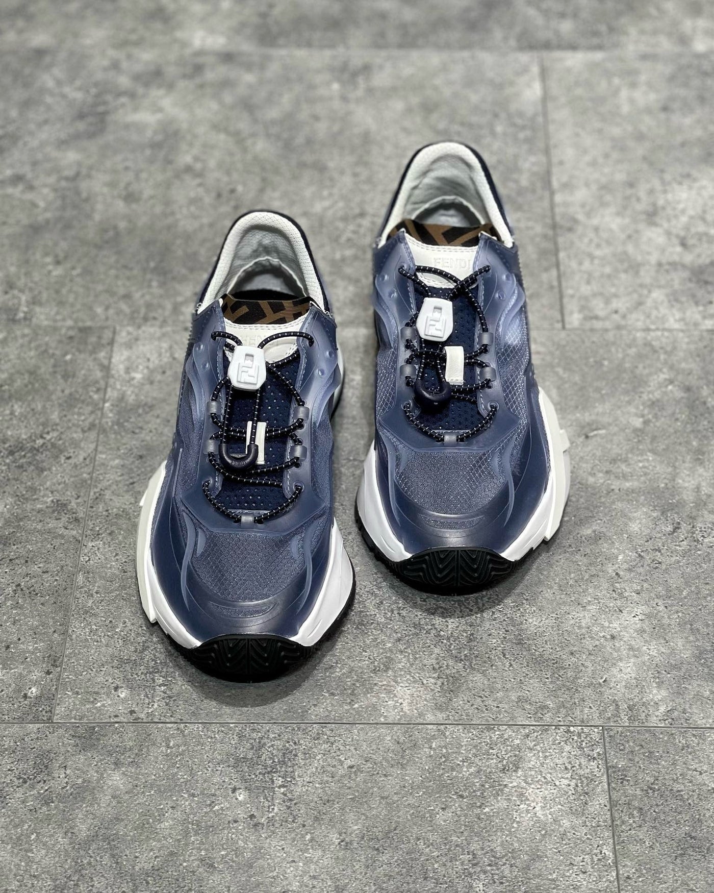 FEN Sneakers