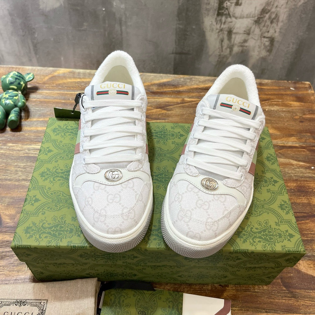 GUC Sneakers