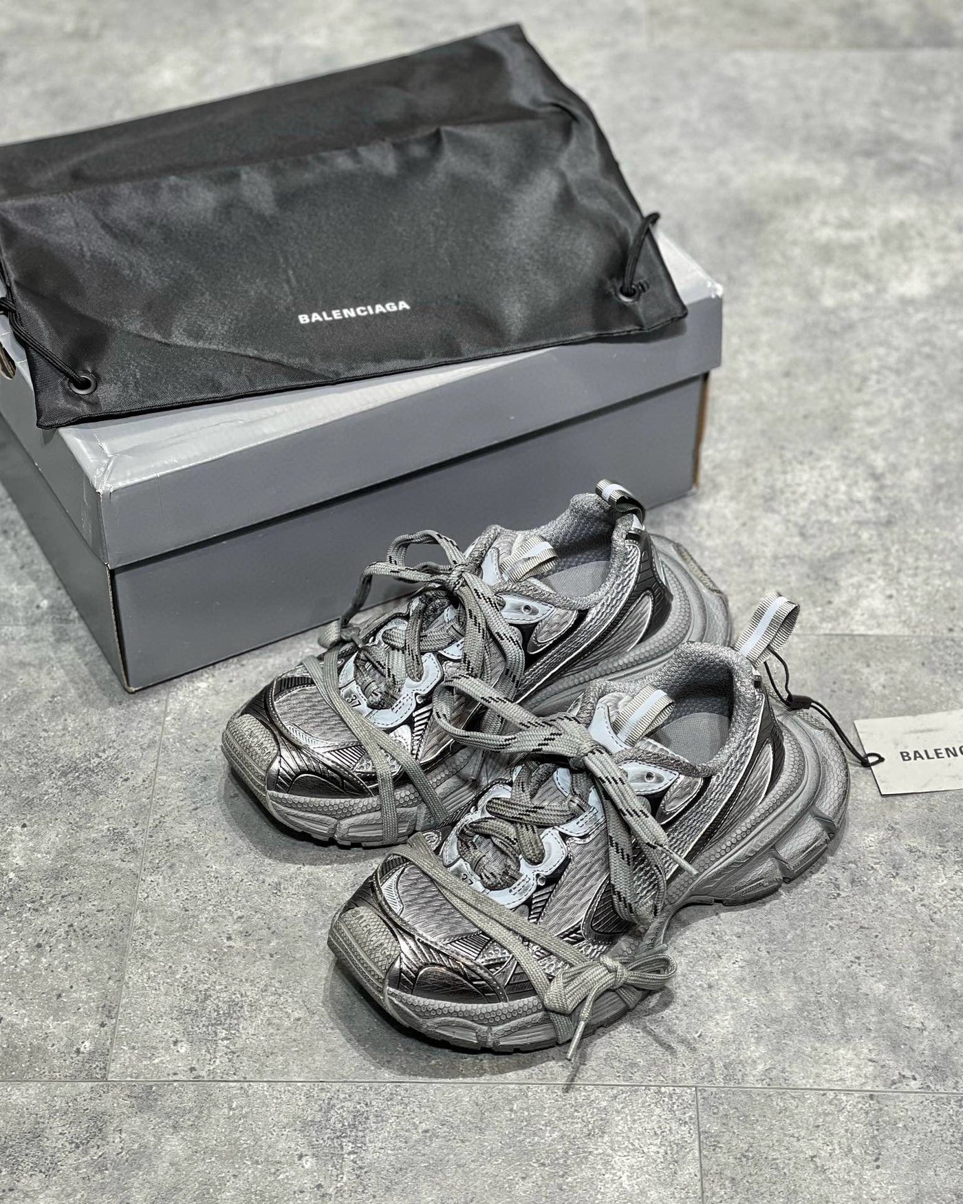 Sneakers & Shoes