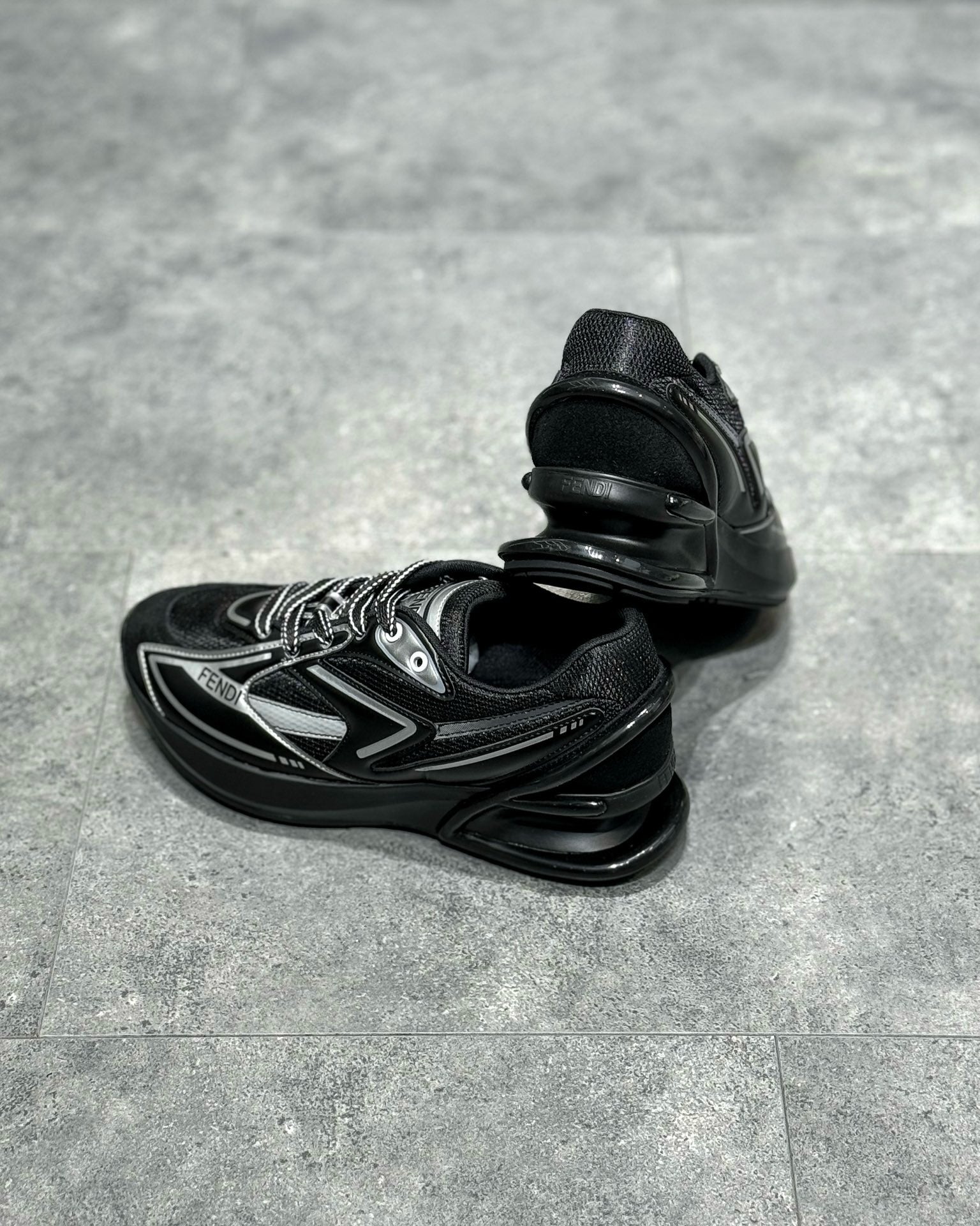 FEN Sneakers