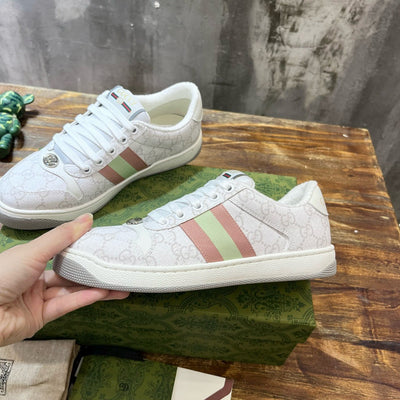 GUC Sneakers