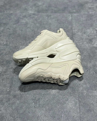 GUC Sneakers