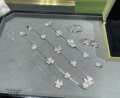 VCA Necklace