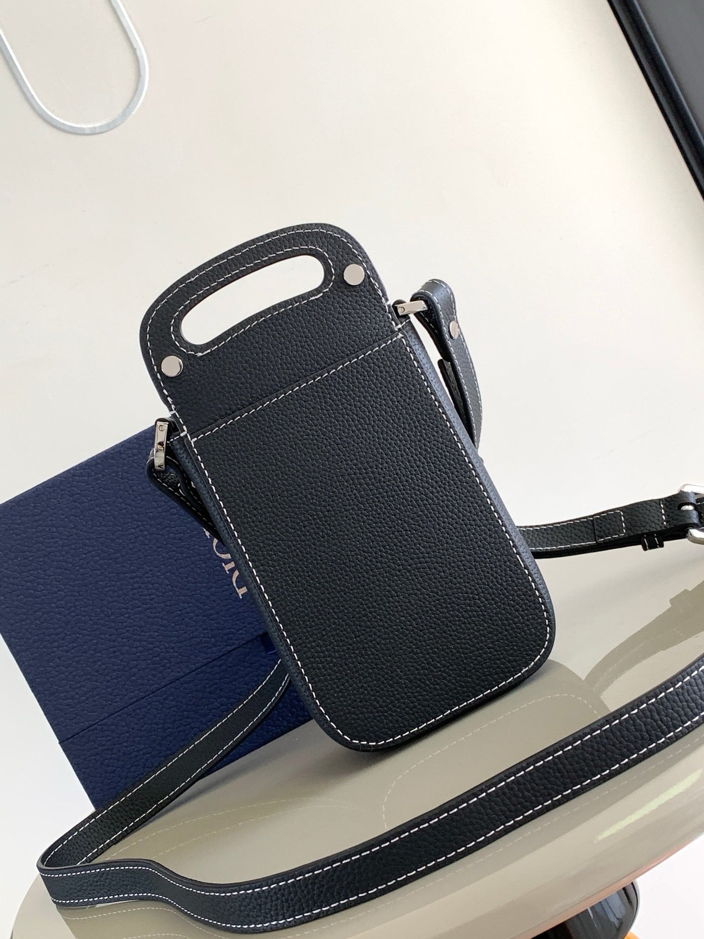 DIO Sling Bag