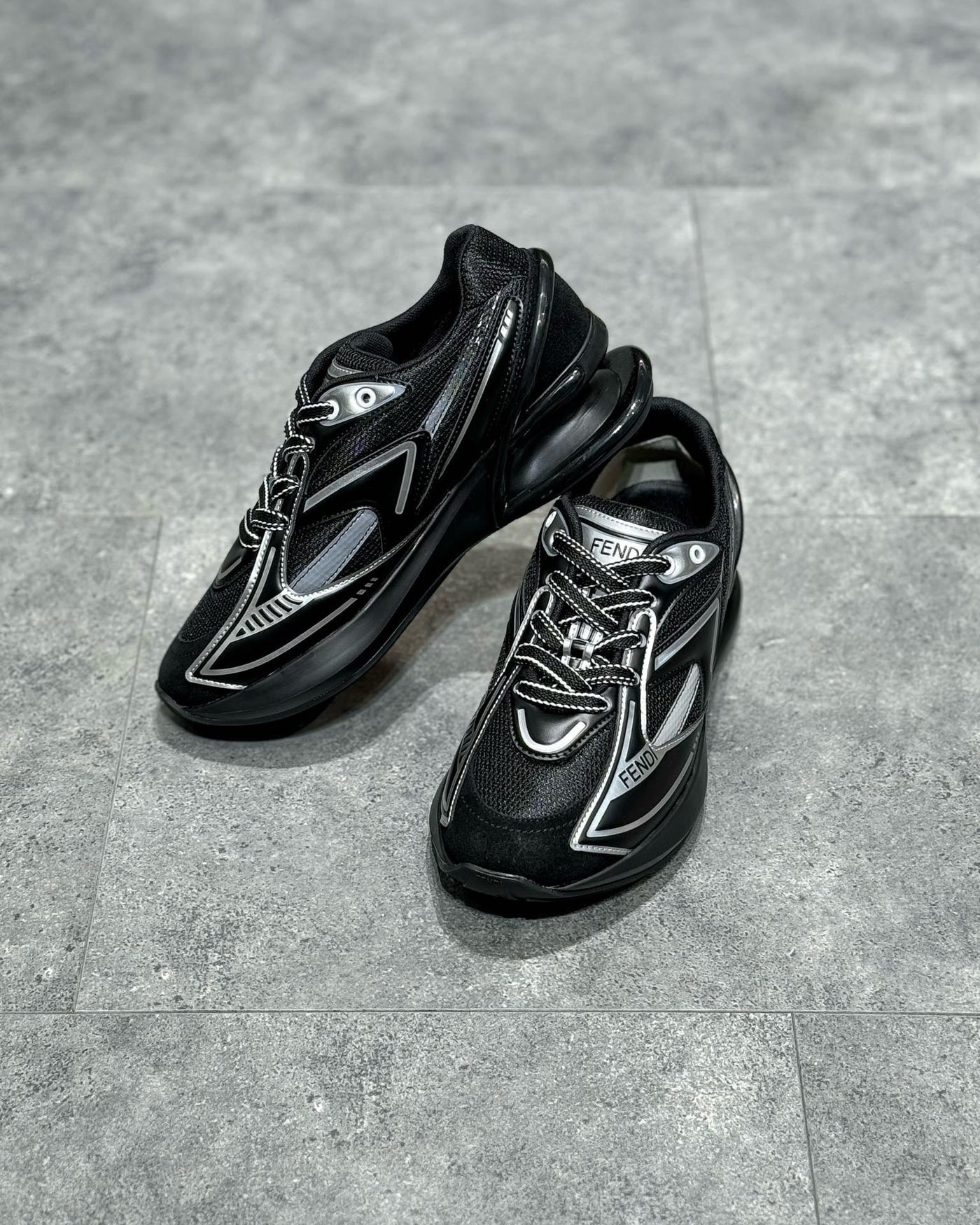 FEN Sneakers