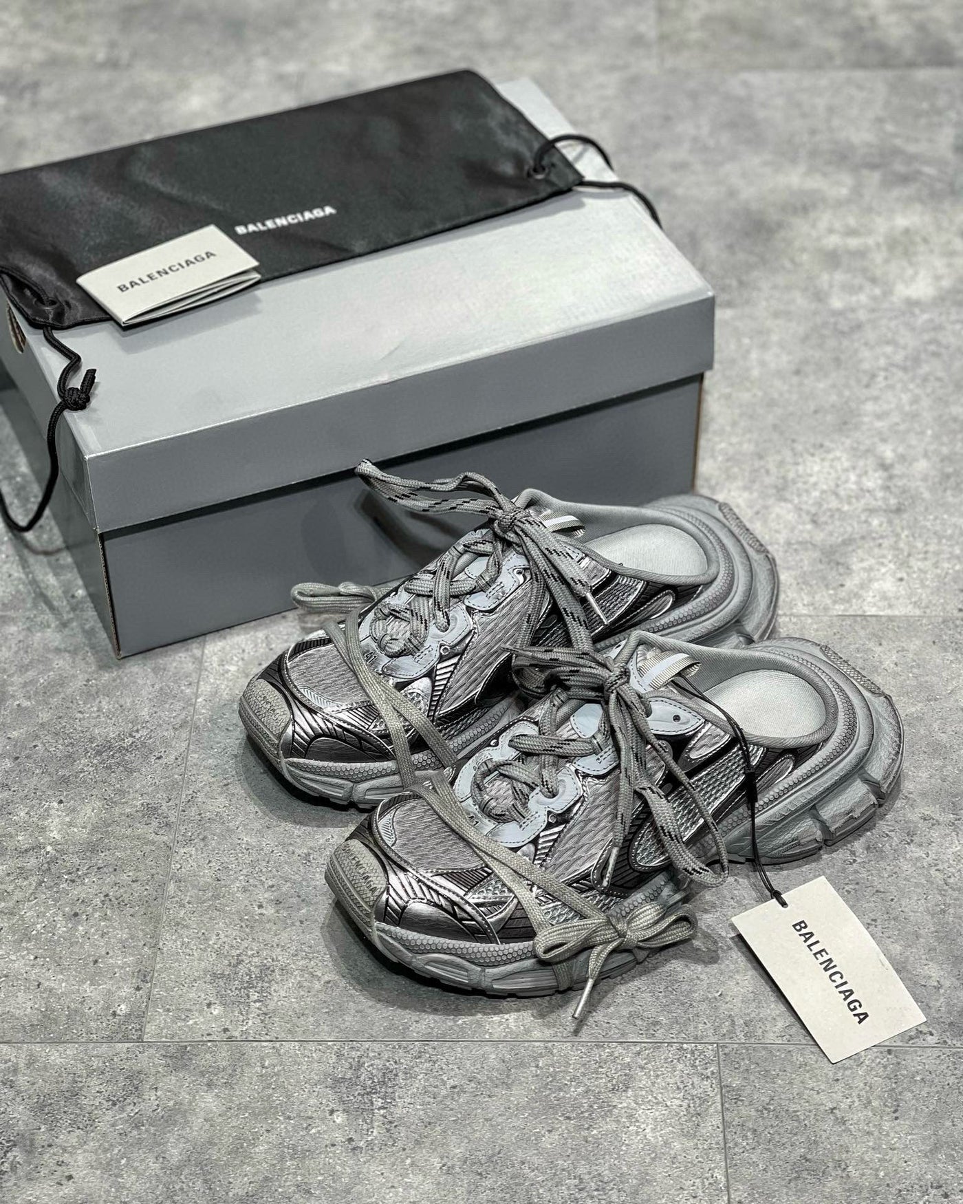 Sneakers & Shoes