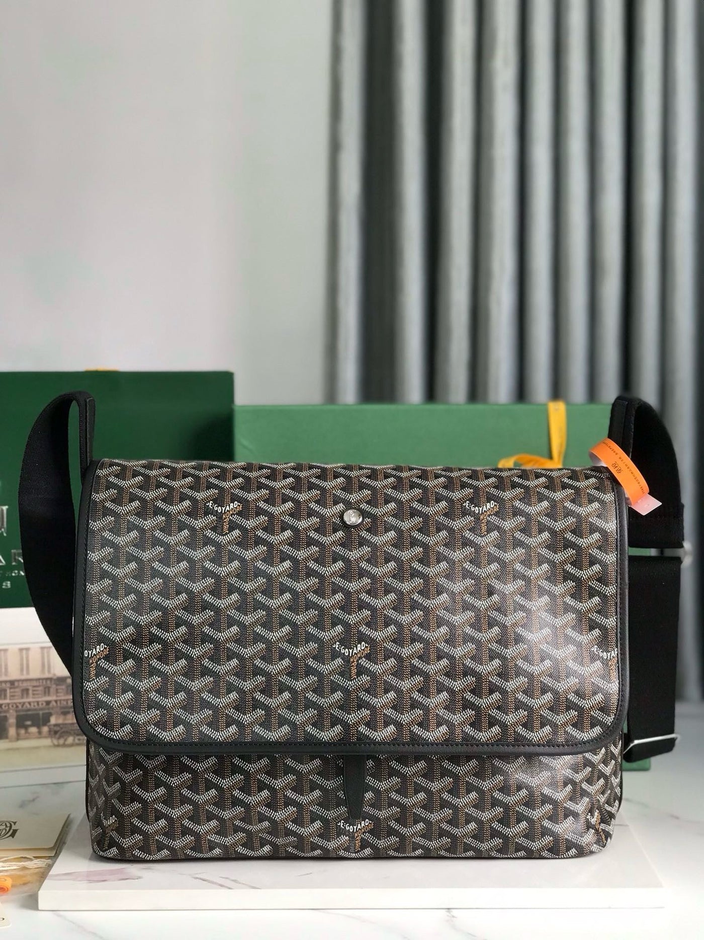 GOY Messenger Bag 35x26x7.5cm