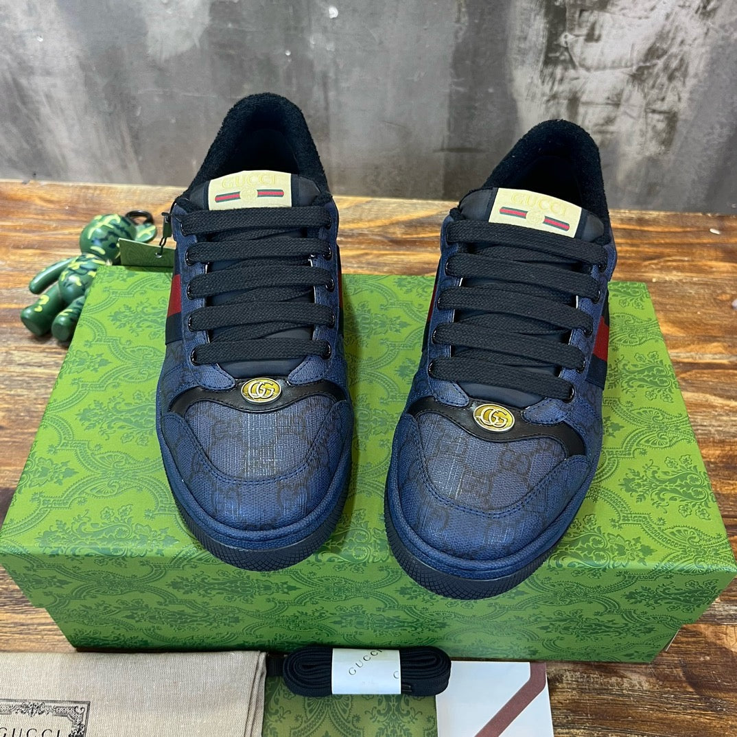 GUC Sneakers