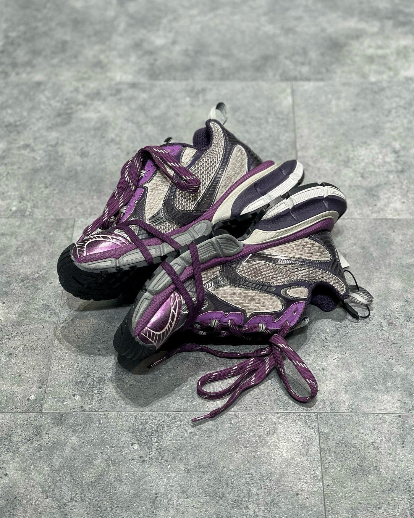 Sneakers & Shoes