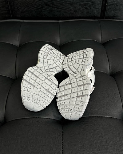 Sneakers & Shoes