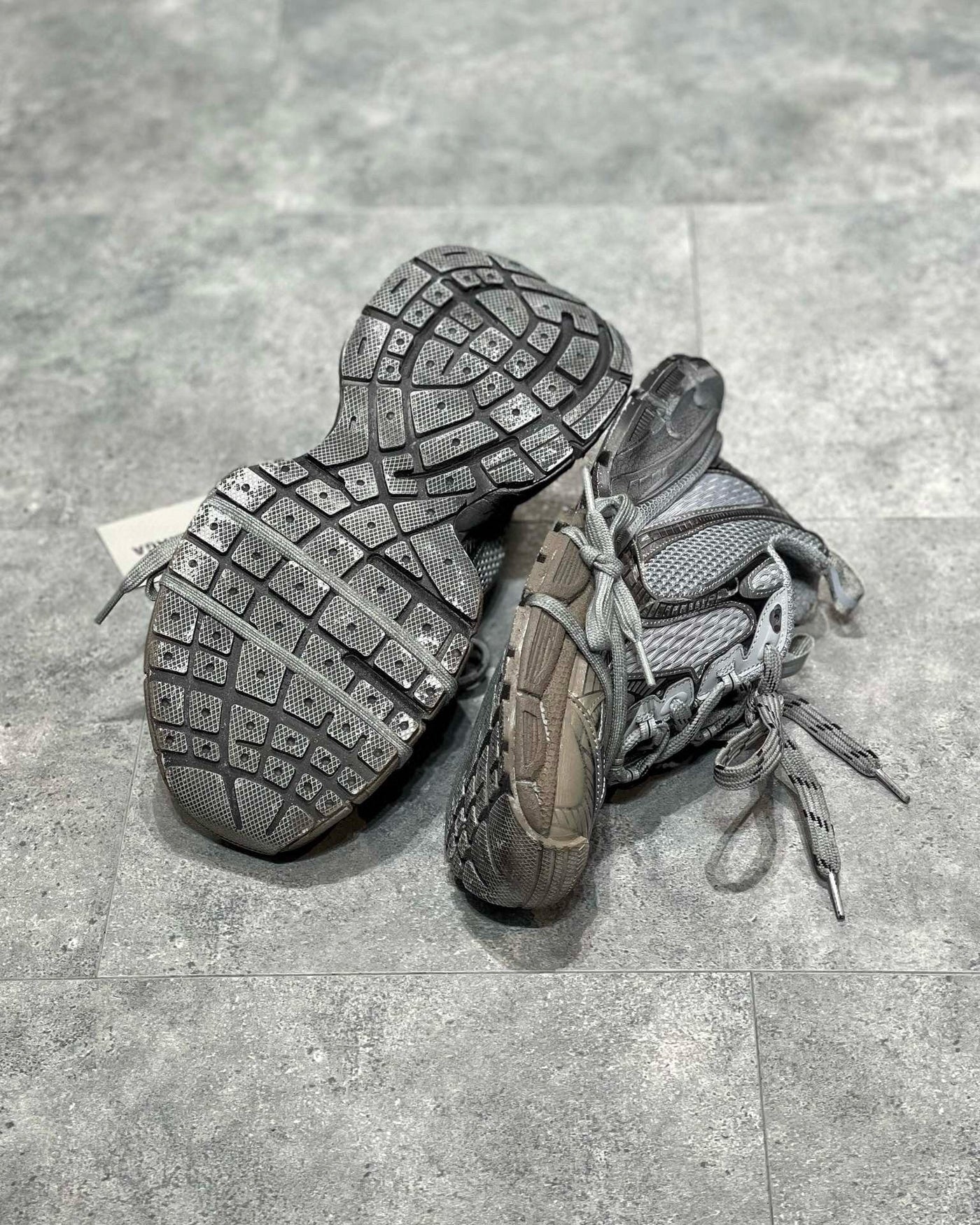Sneakers & Shoes