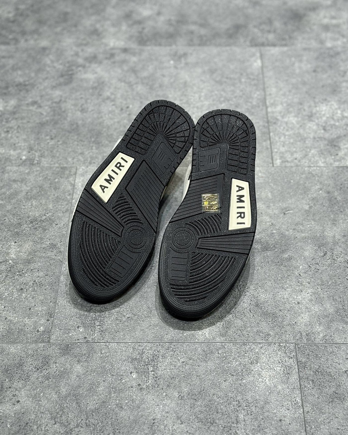 AMR Sneakers
