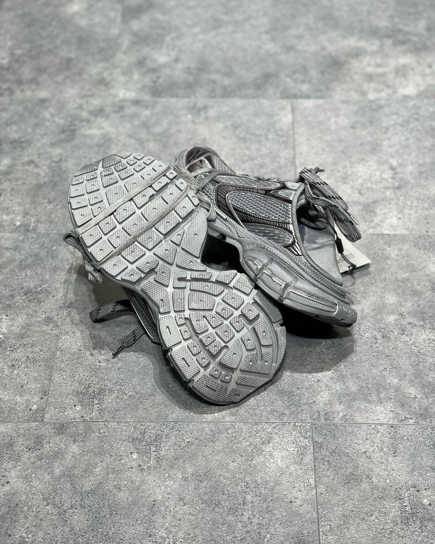 Sneakers & Shoes