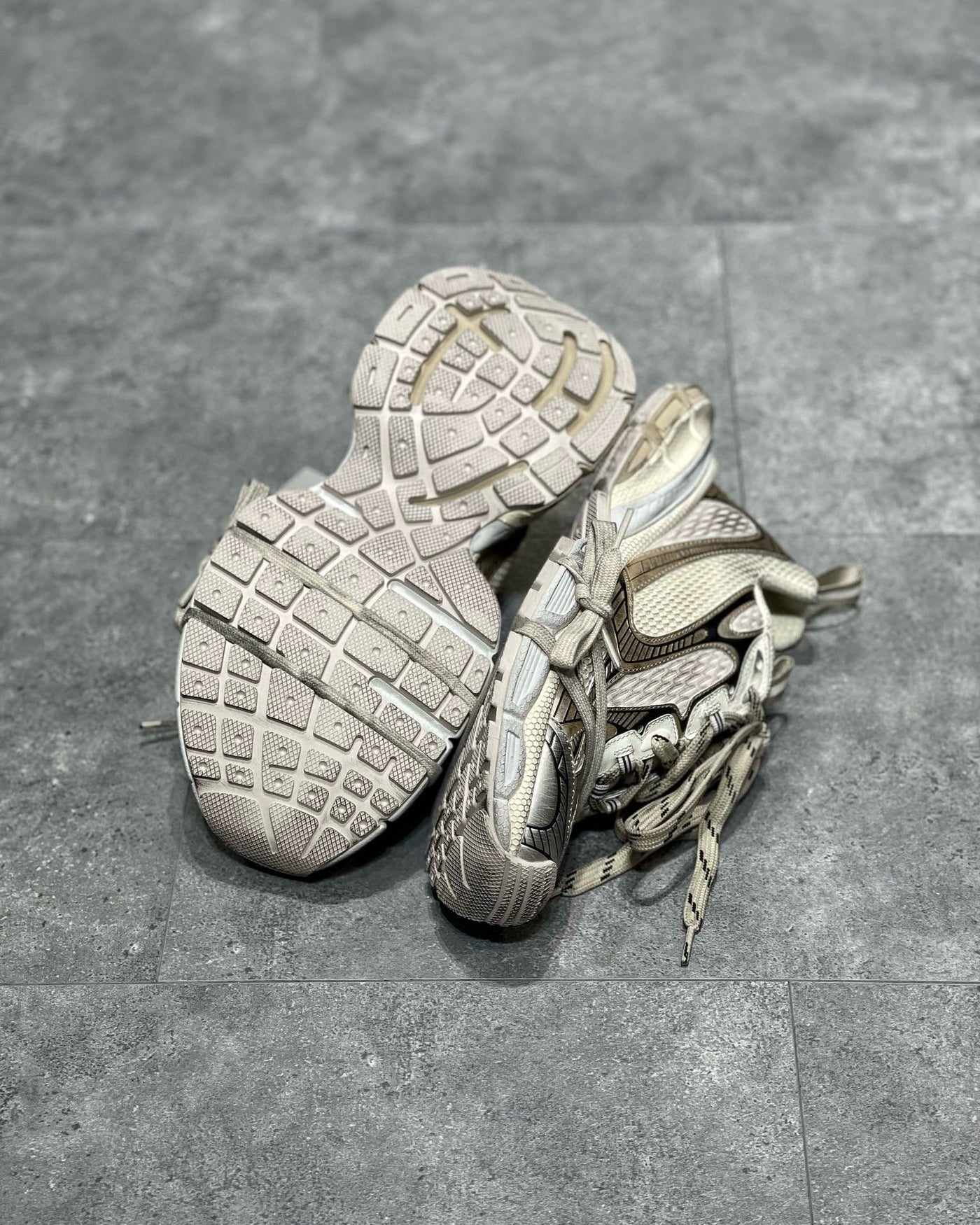 Sneakers & Shoes