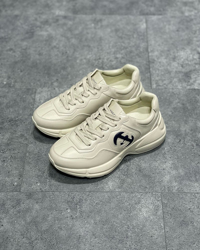 GUC Sneakers