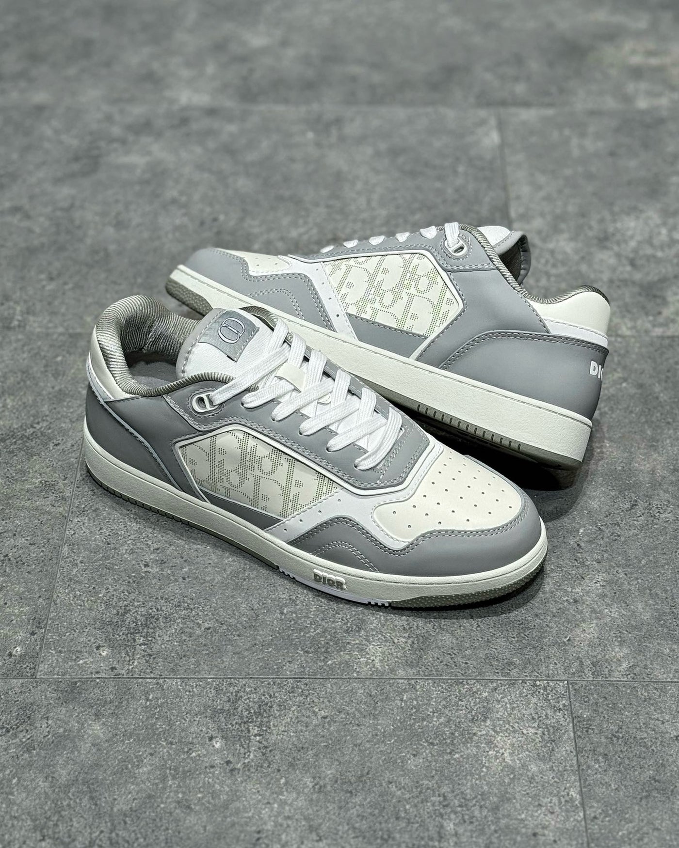 DIO Sneakers