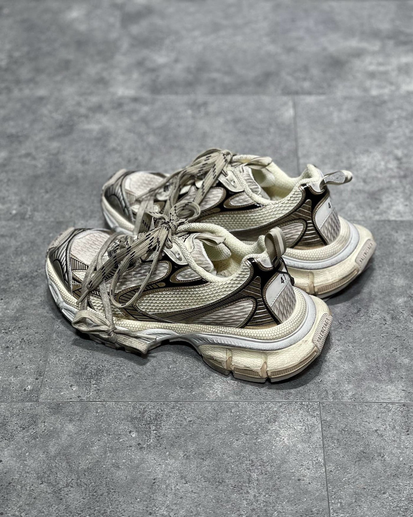 Sneakers & Shoes