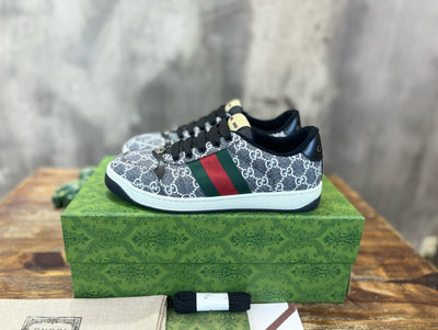 GUC Sneakers