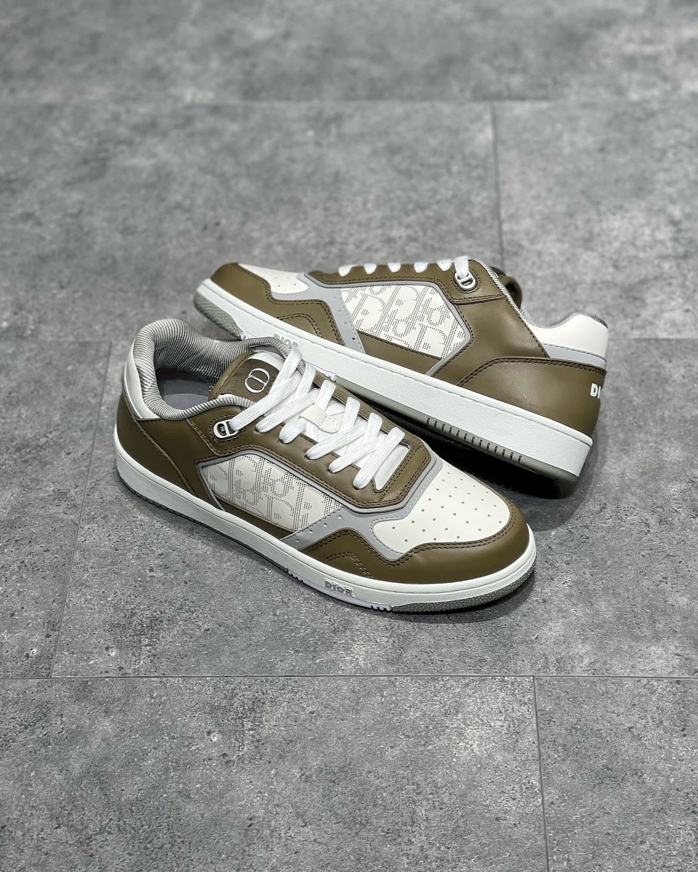DIO Sneakers