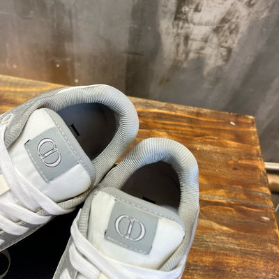 DIO Sneakers