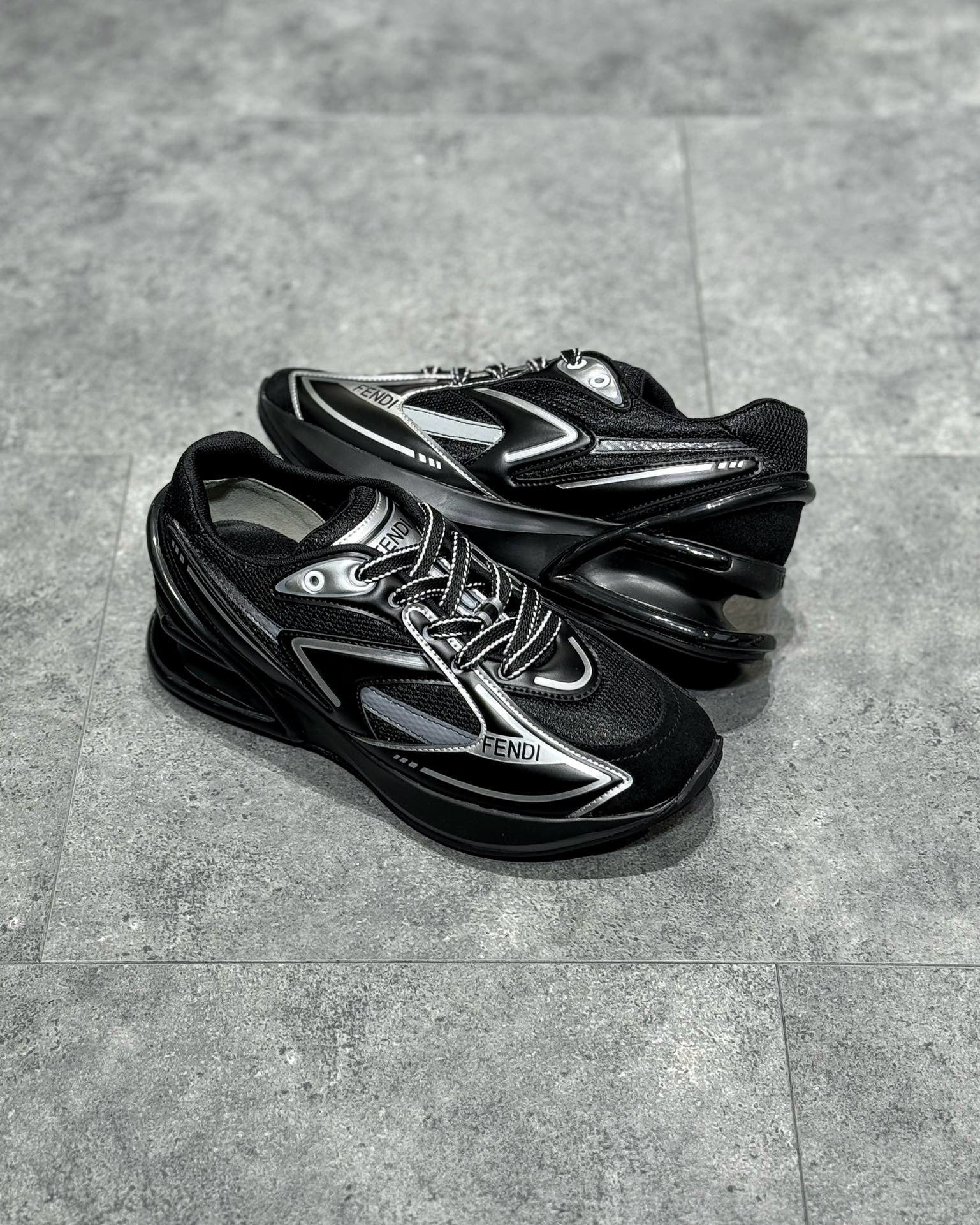 FEN Sneakers