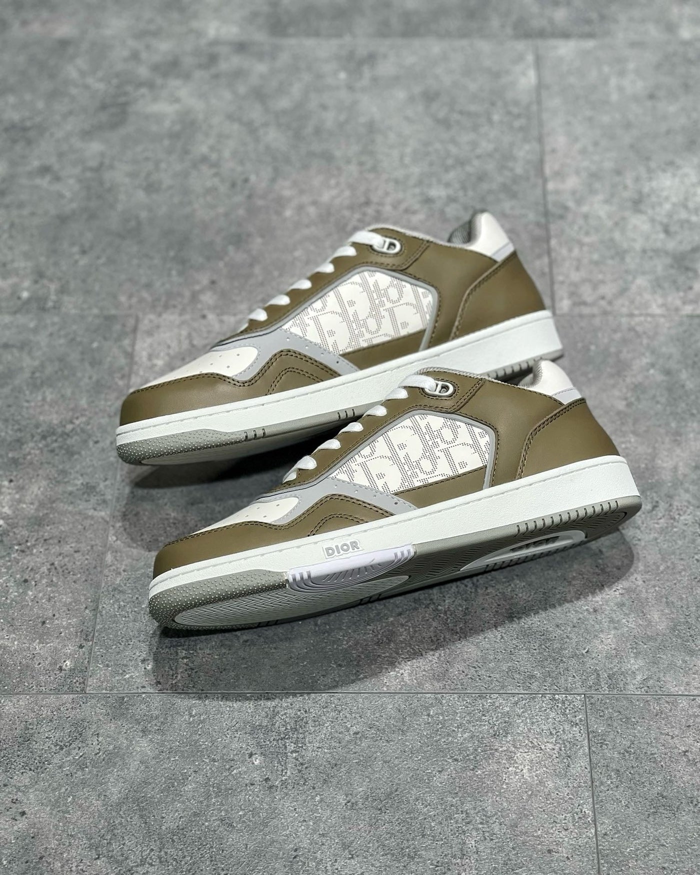 DIO Sneakers
