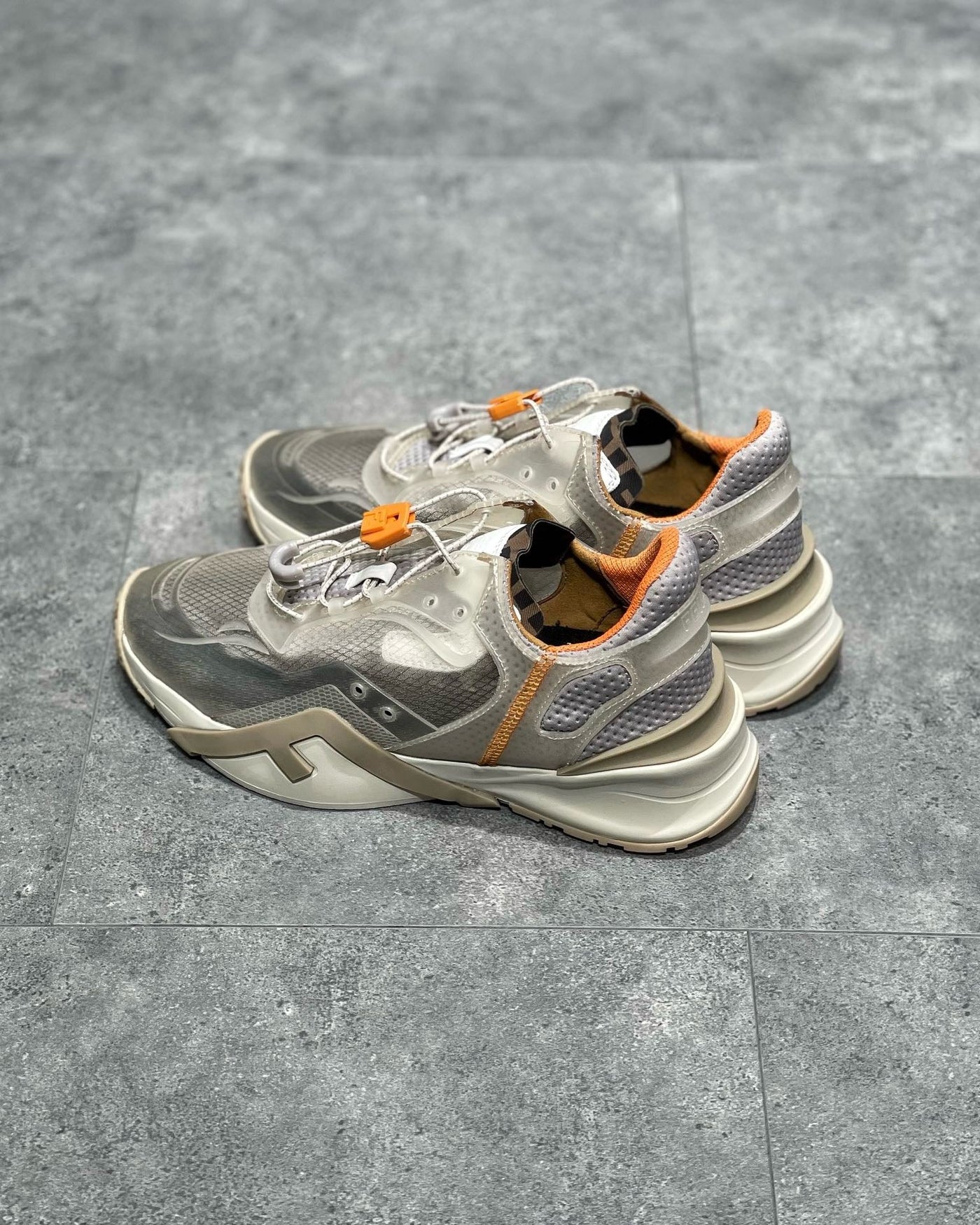 FEN Sneakers