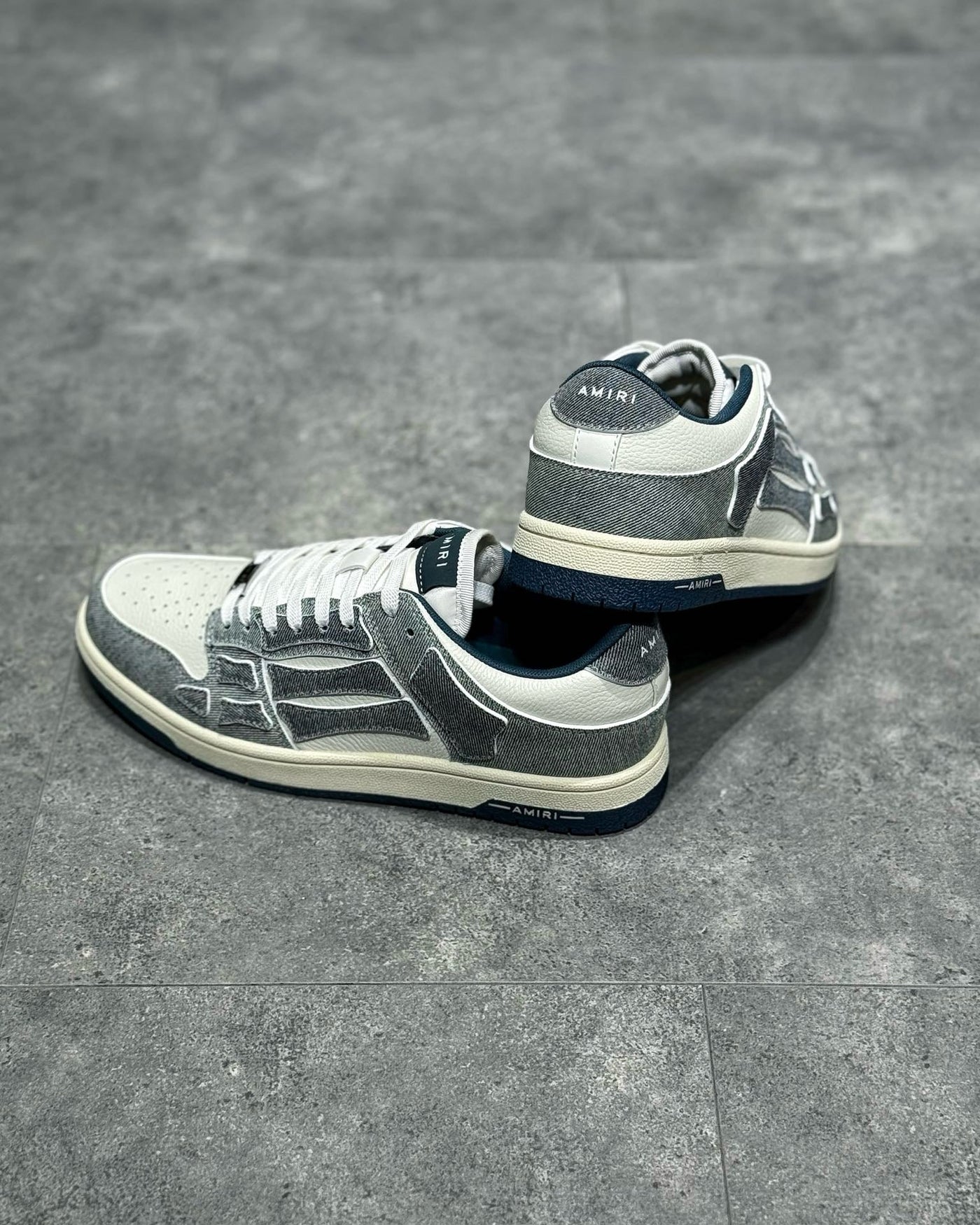 AMR Sneakers