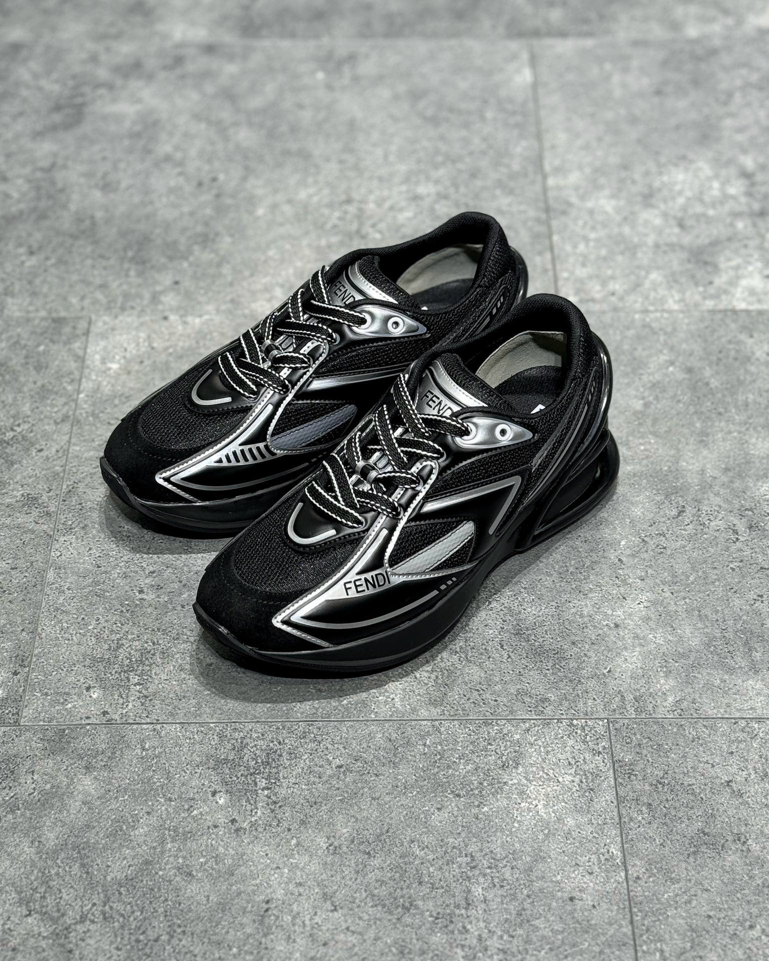 FEN Sneakers