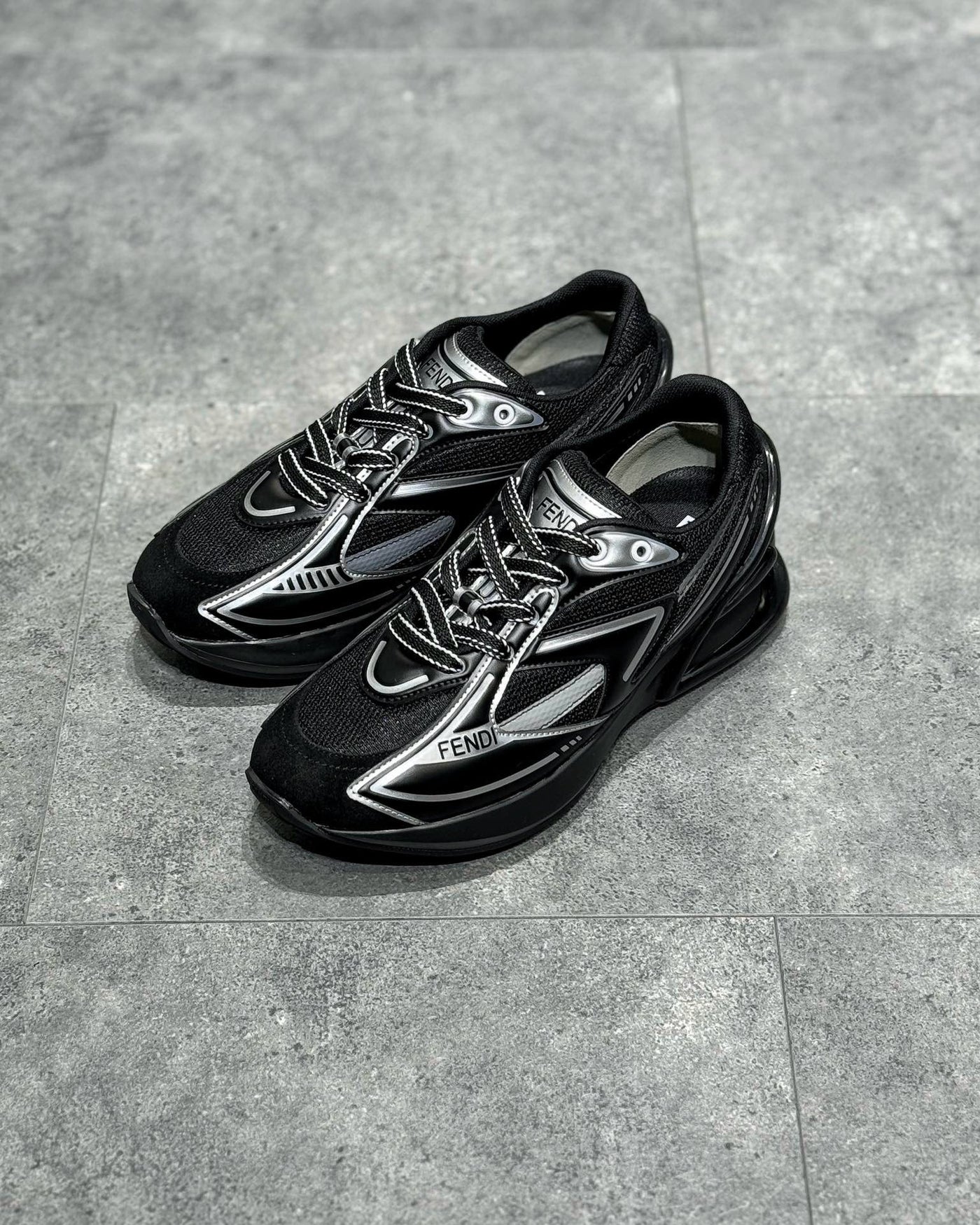 FEN Sneakers