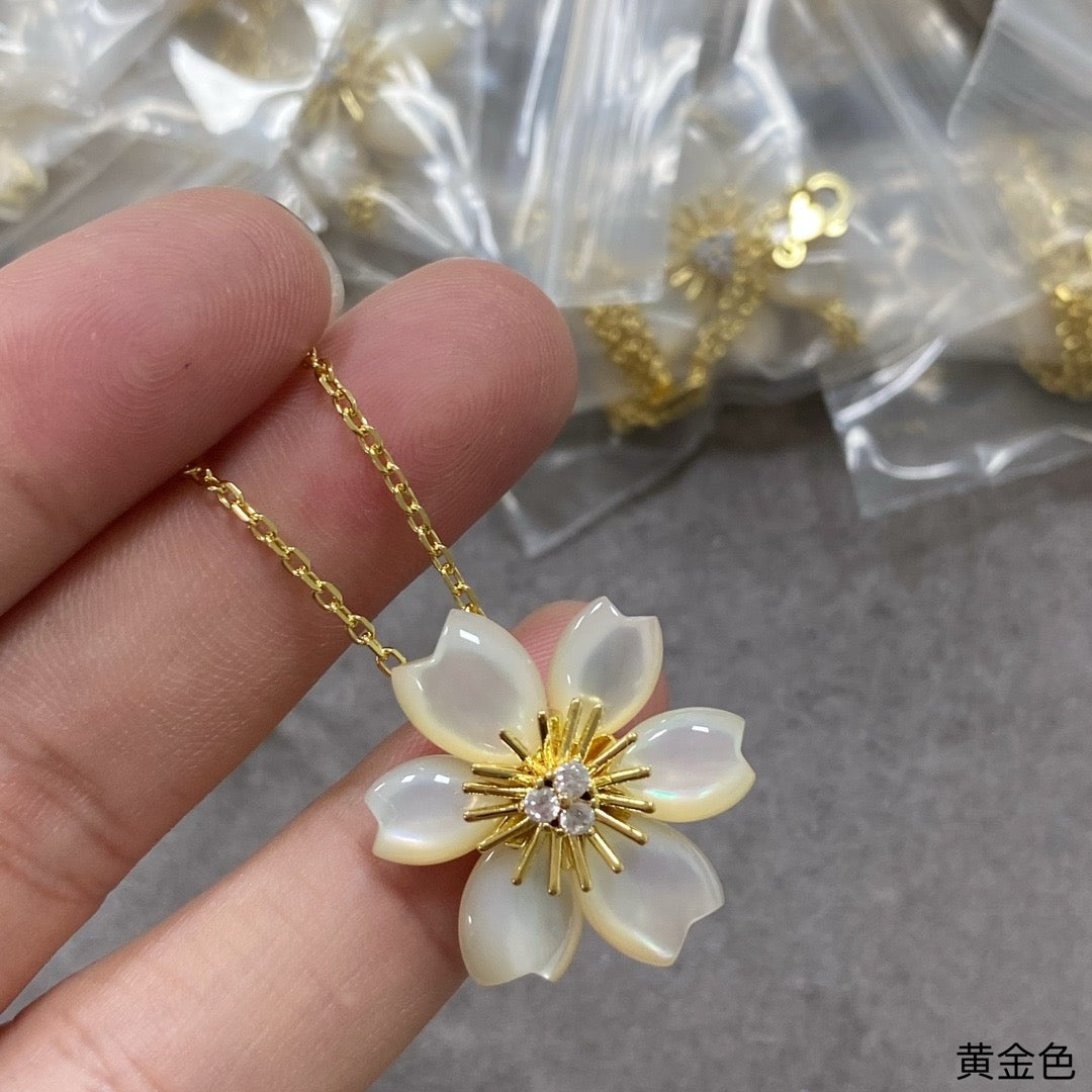 VCA Necklace