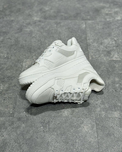 GUC Sneakers