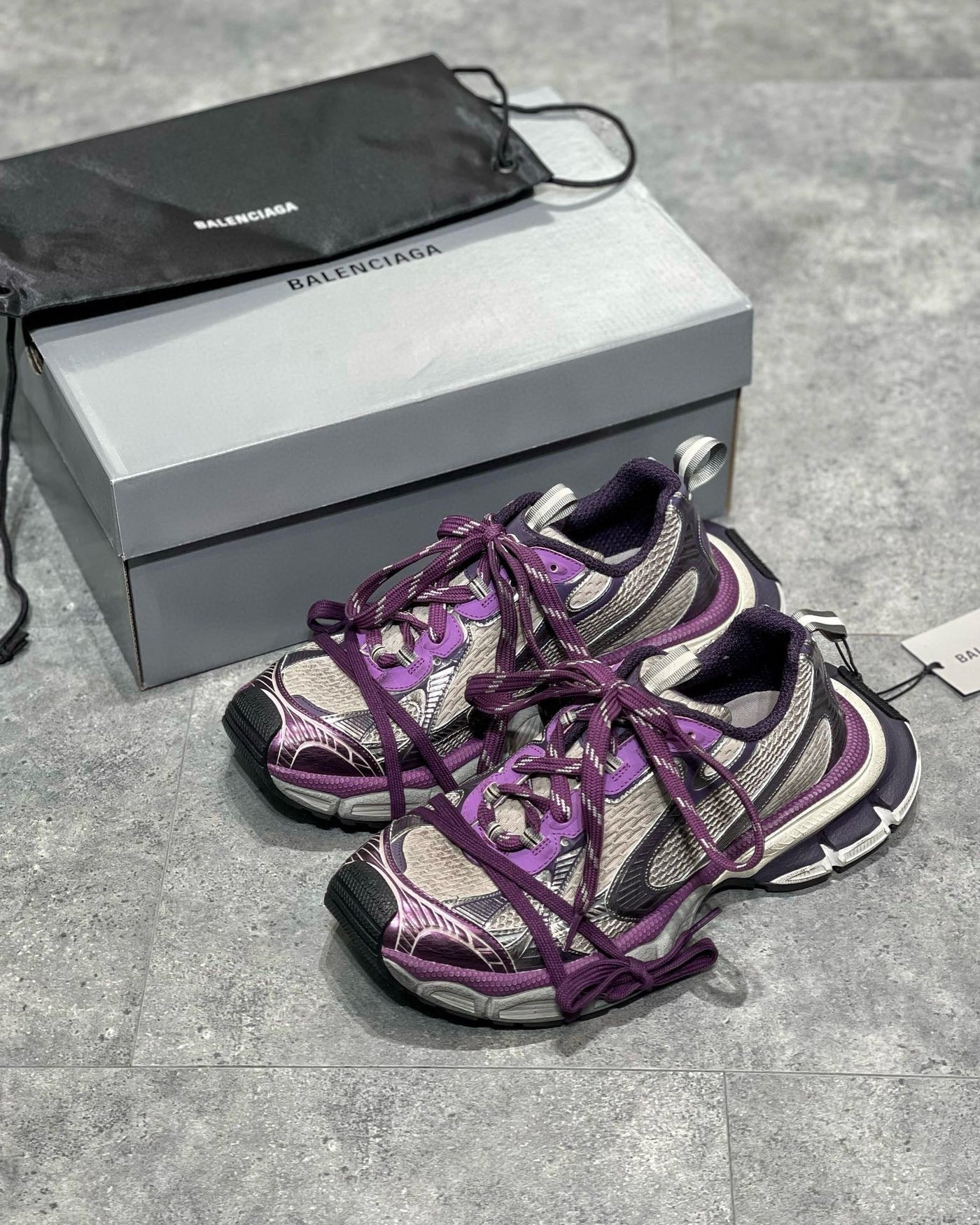 Sneakers & Shoes