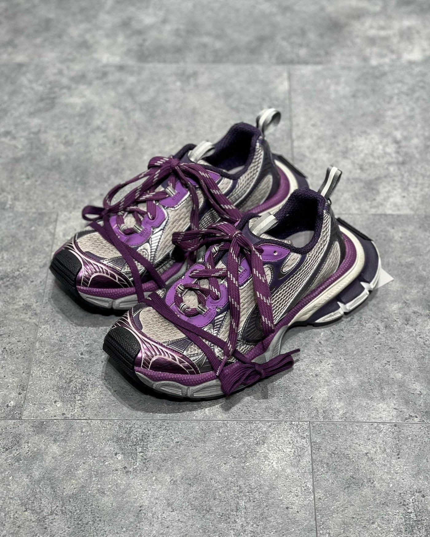 Sneakers & Shoes
