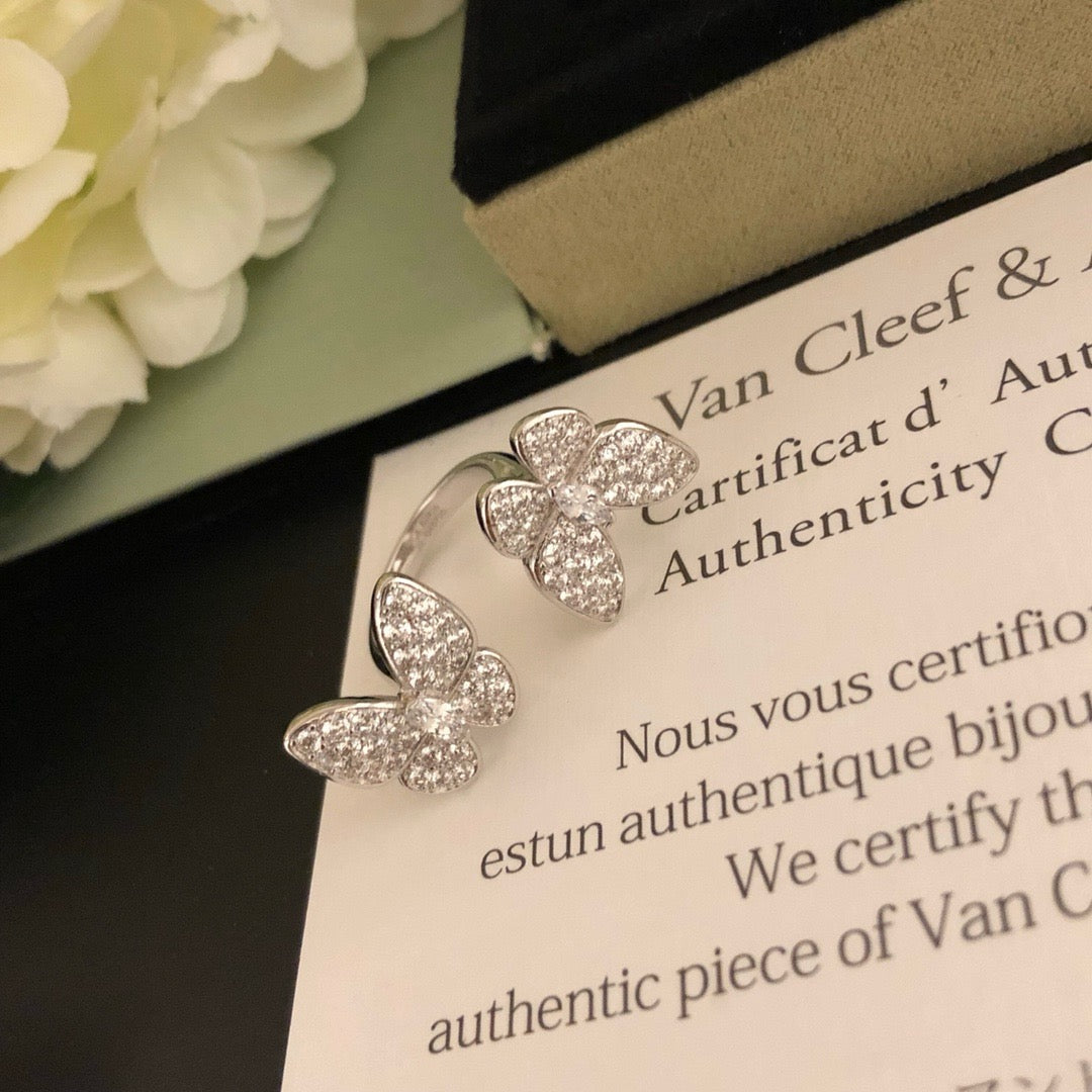 VCA Necklace