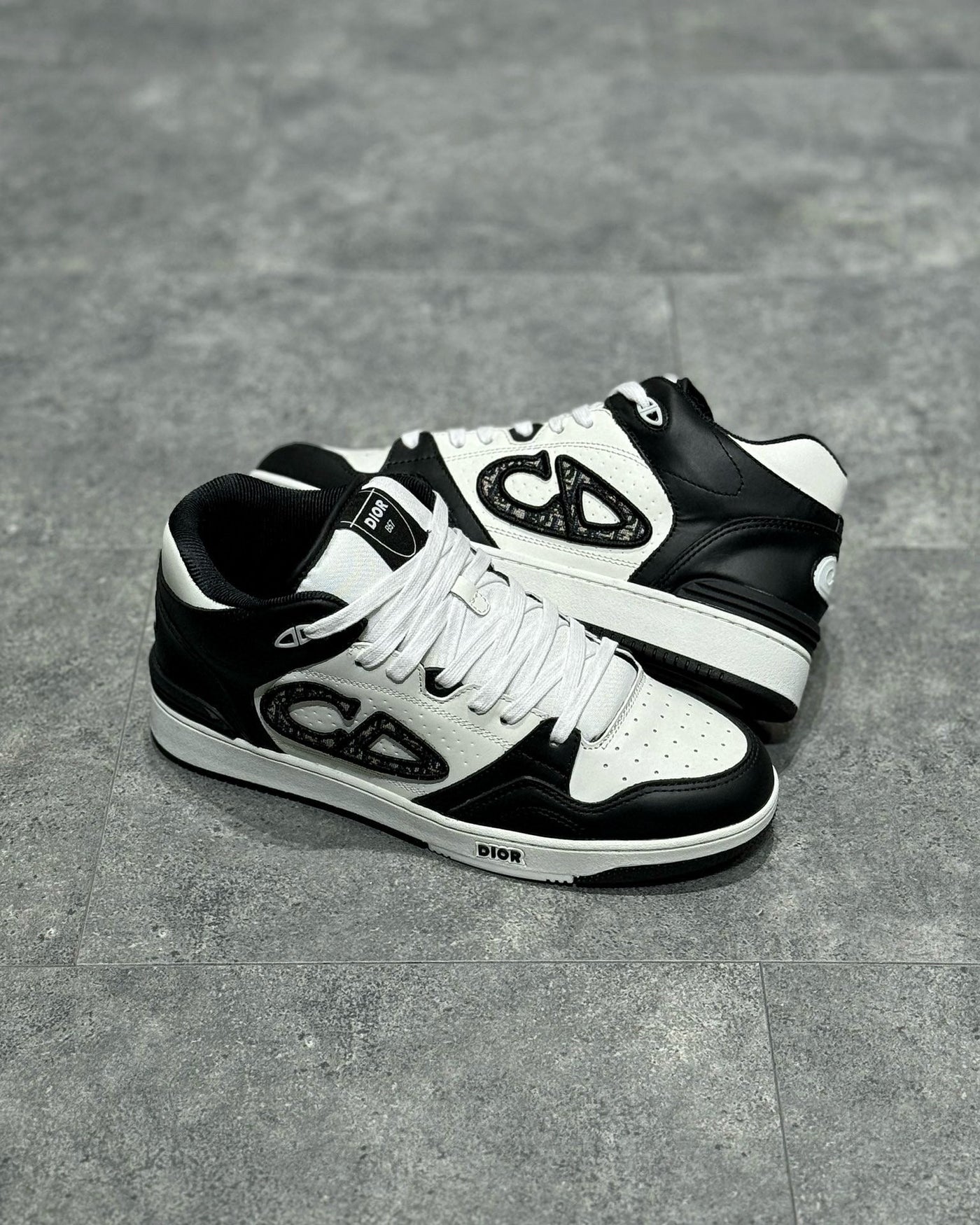 CD SNEAKERS