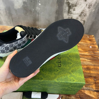 GUC Sneakers