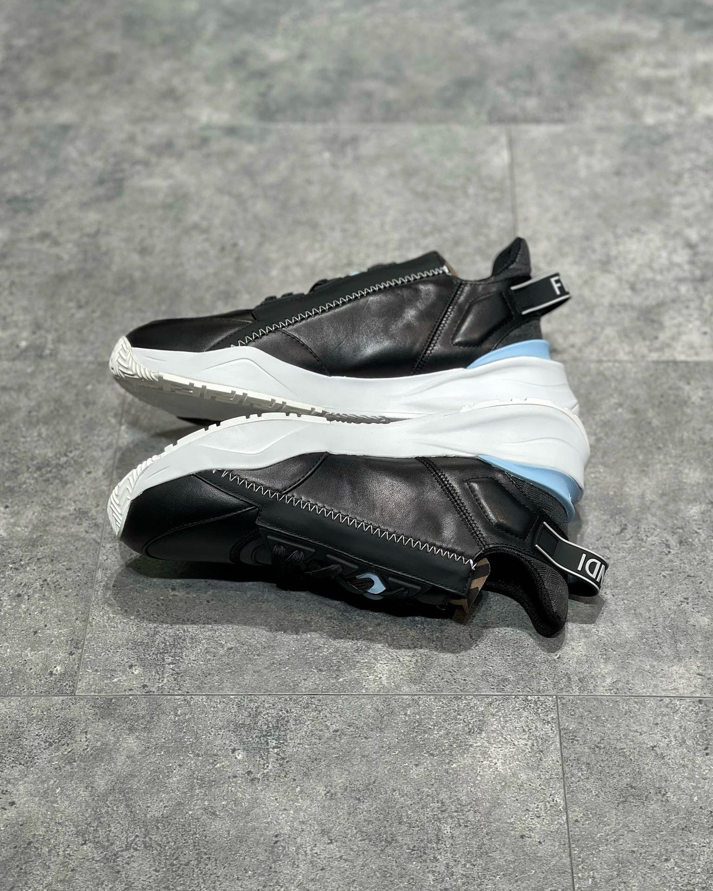 FEN Sneakers