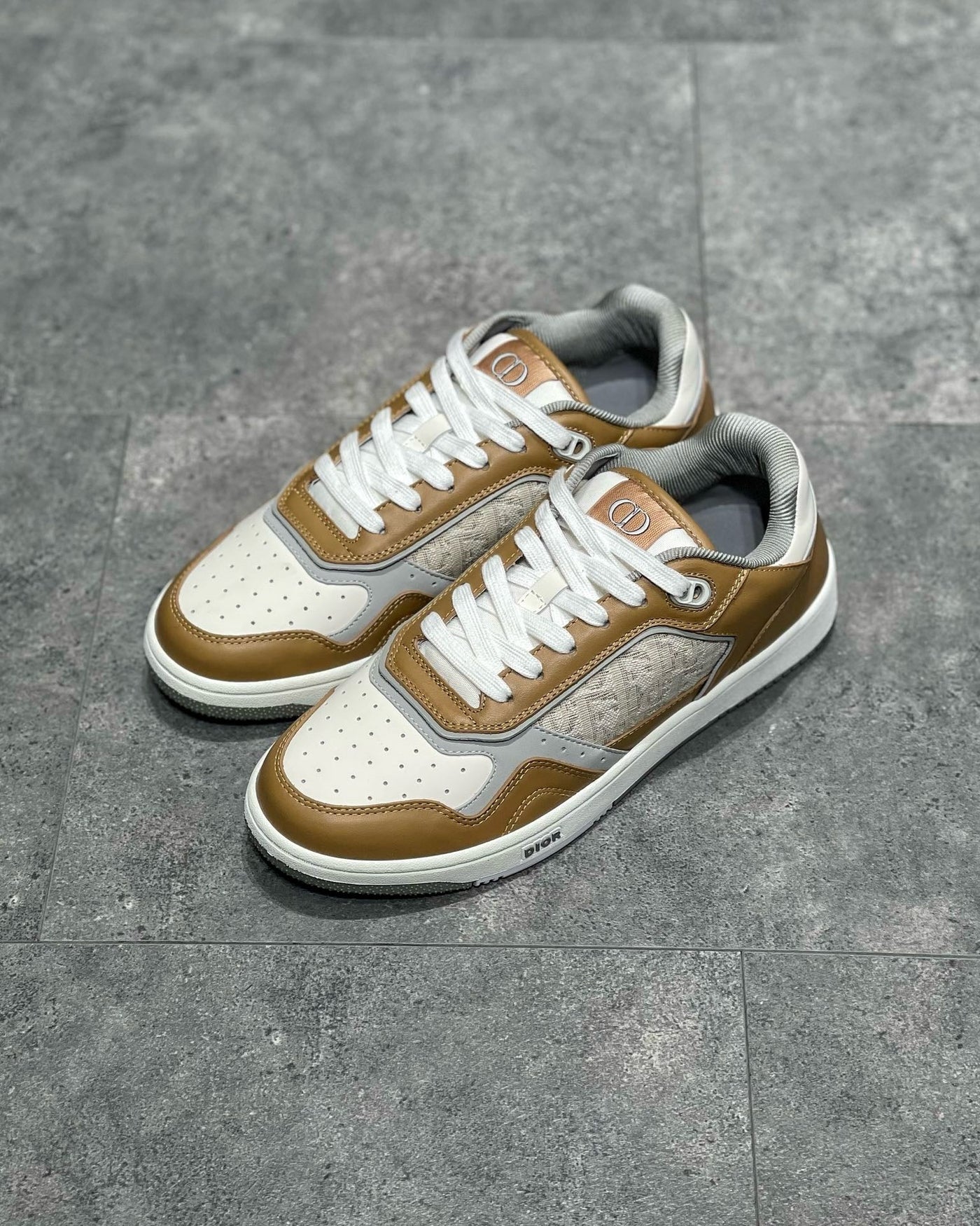 DIO Sneakers