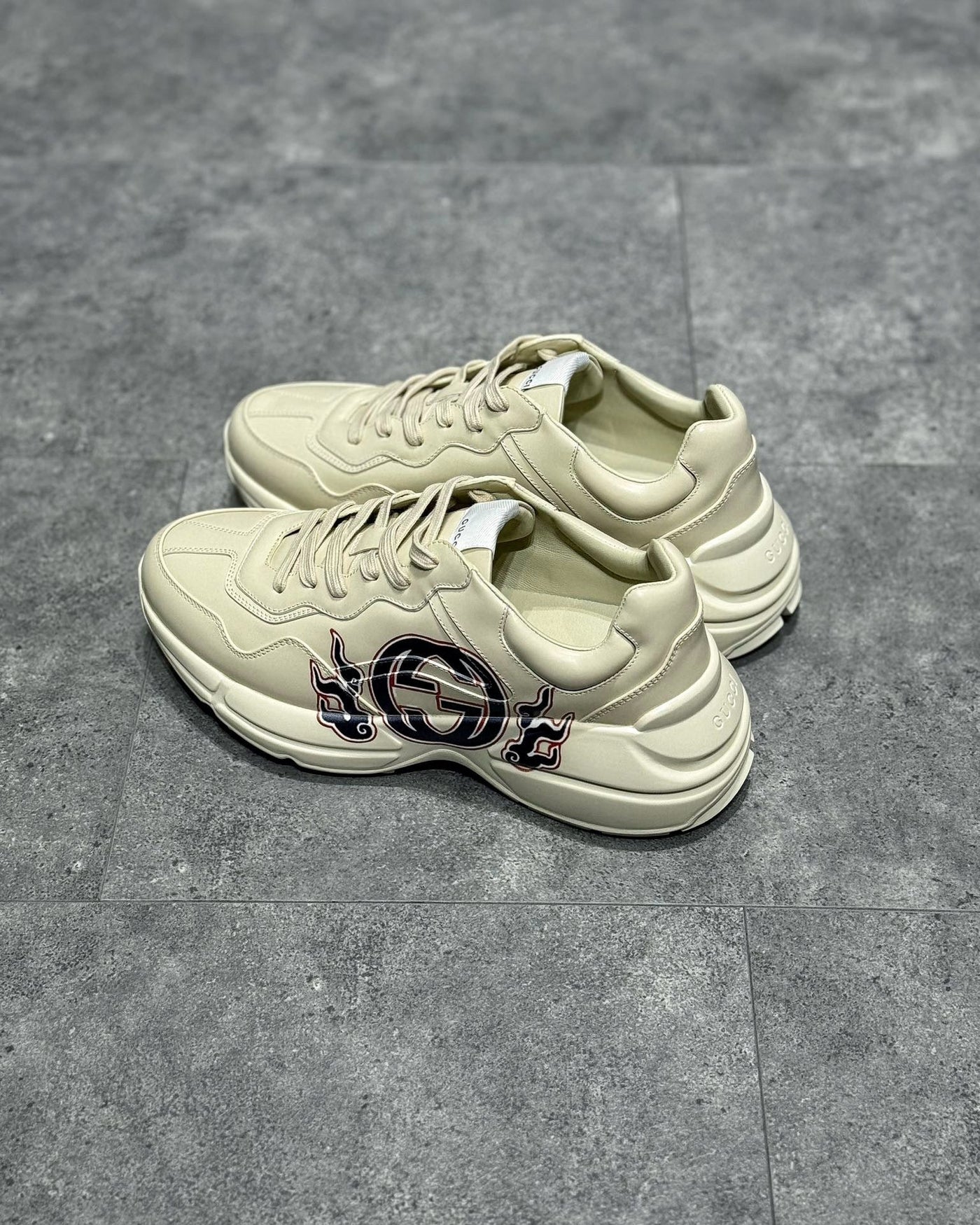 GUC Sneakers