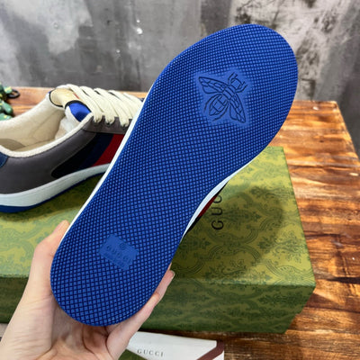GUC Sneakers