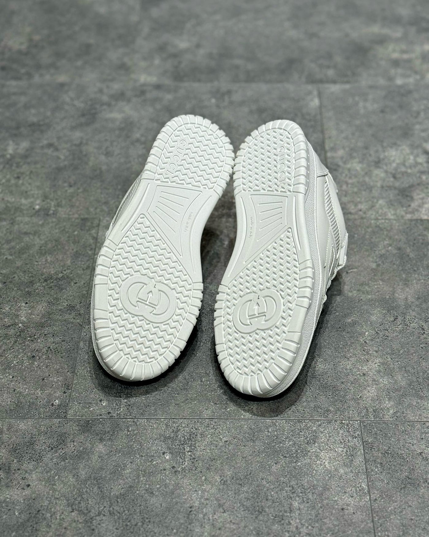 GUC Sneakers