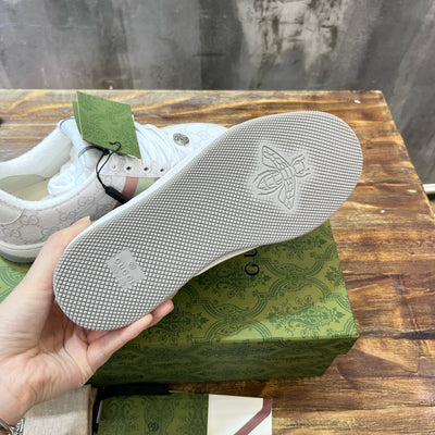 GUC Sneakers