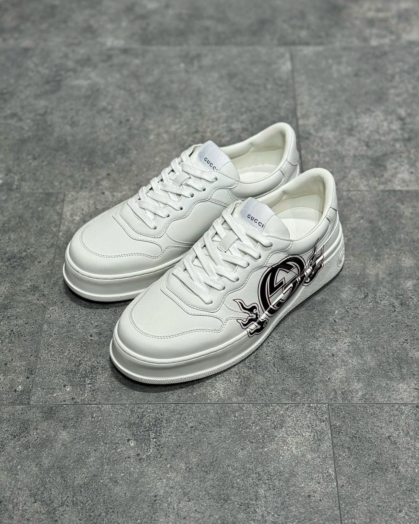 GUC Sneakers