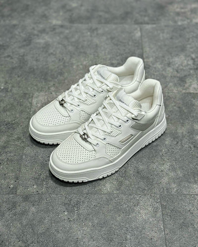 GUC Sneakers
