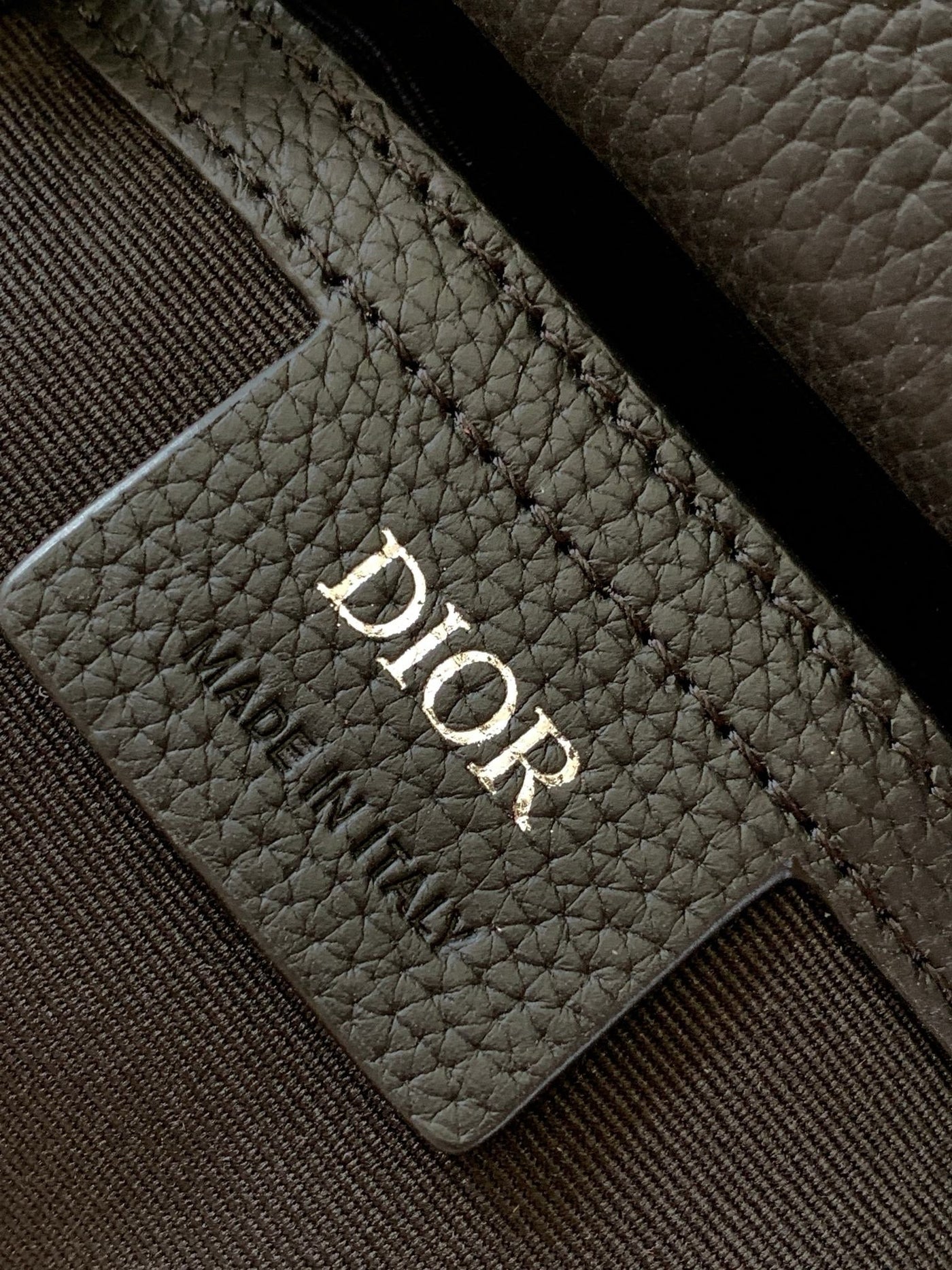 DIO Oblique Sling Bag