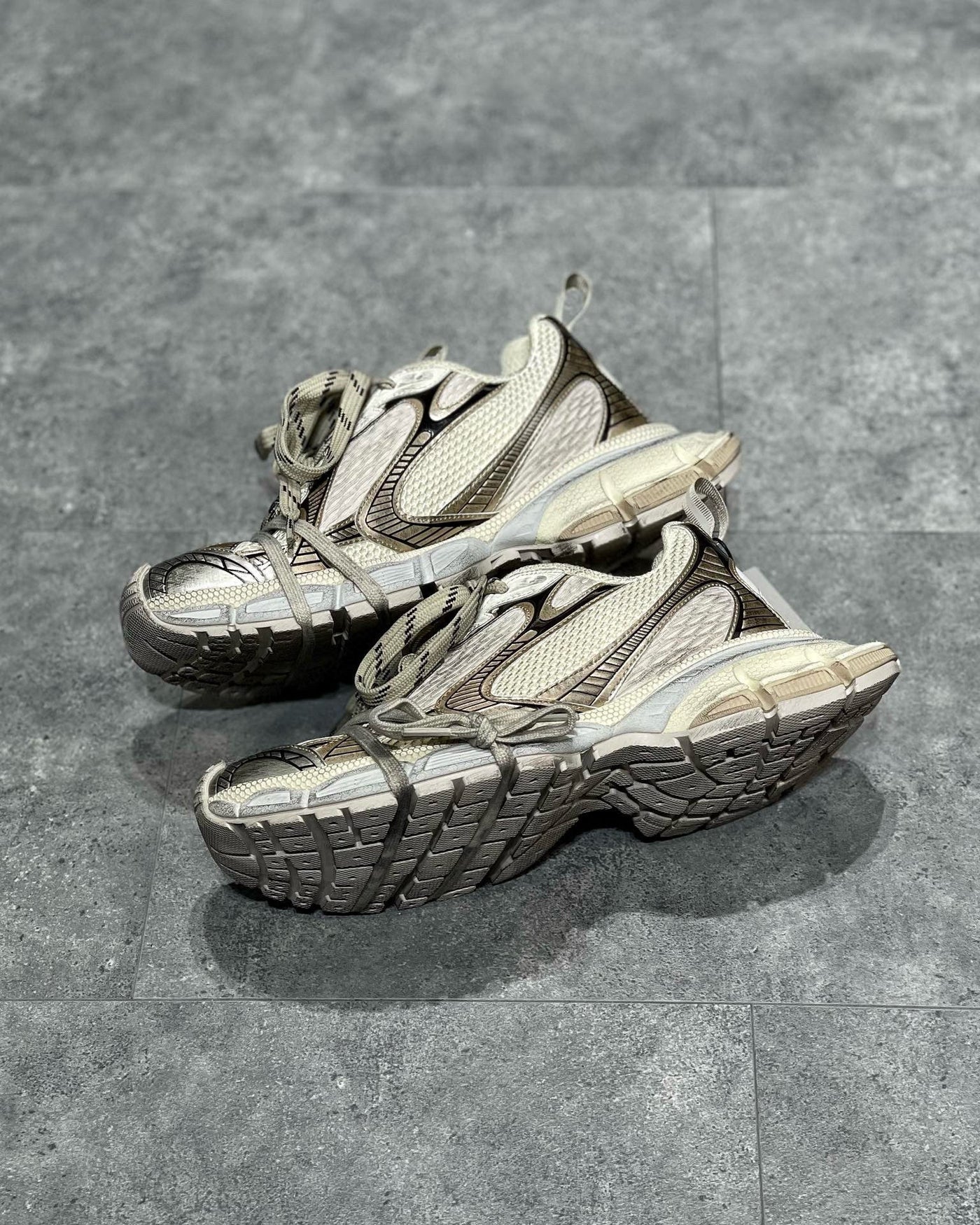 Sneakers & Shoes