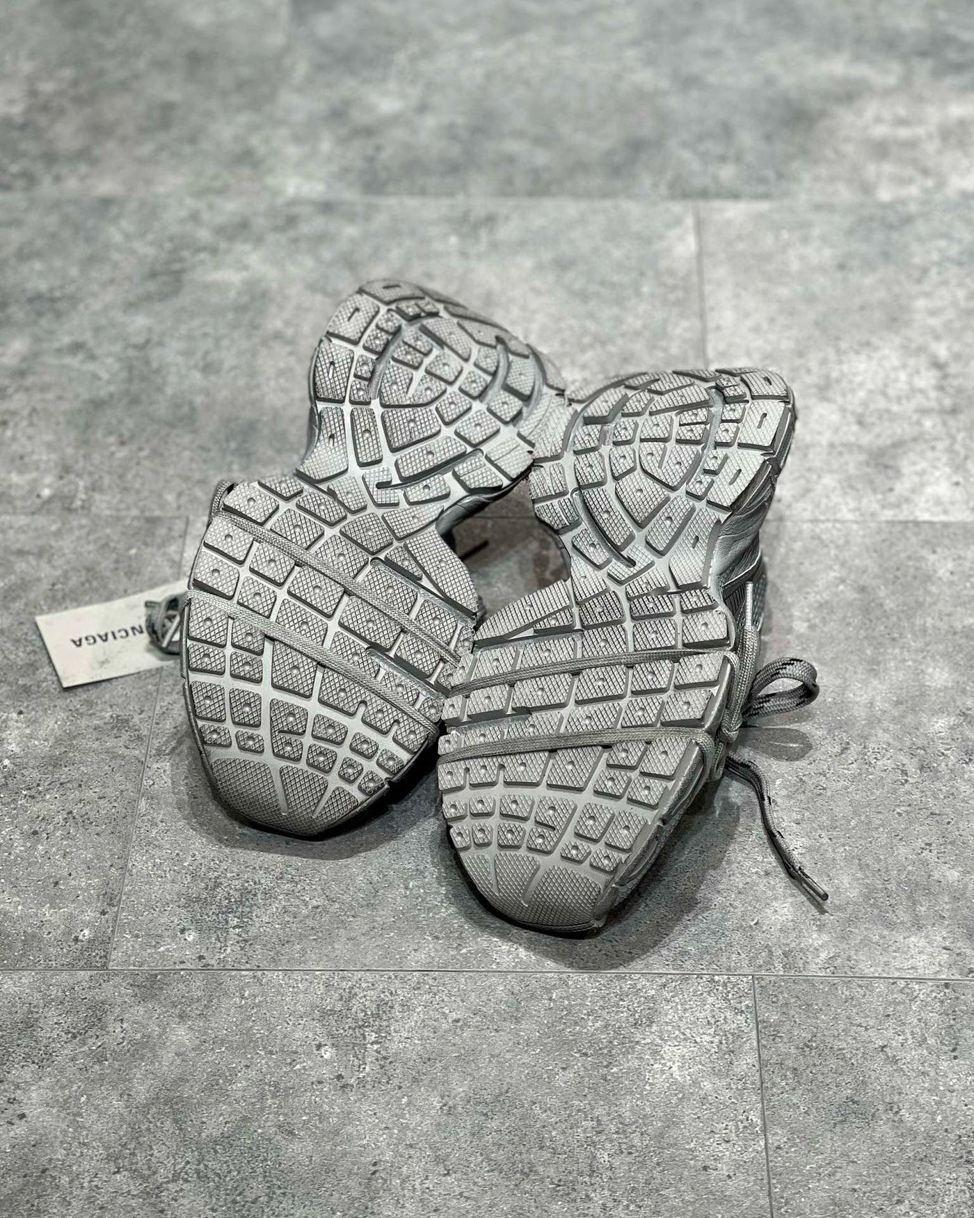 Sneakers & Shoes