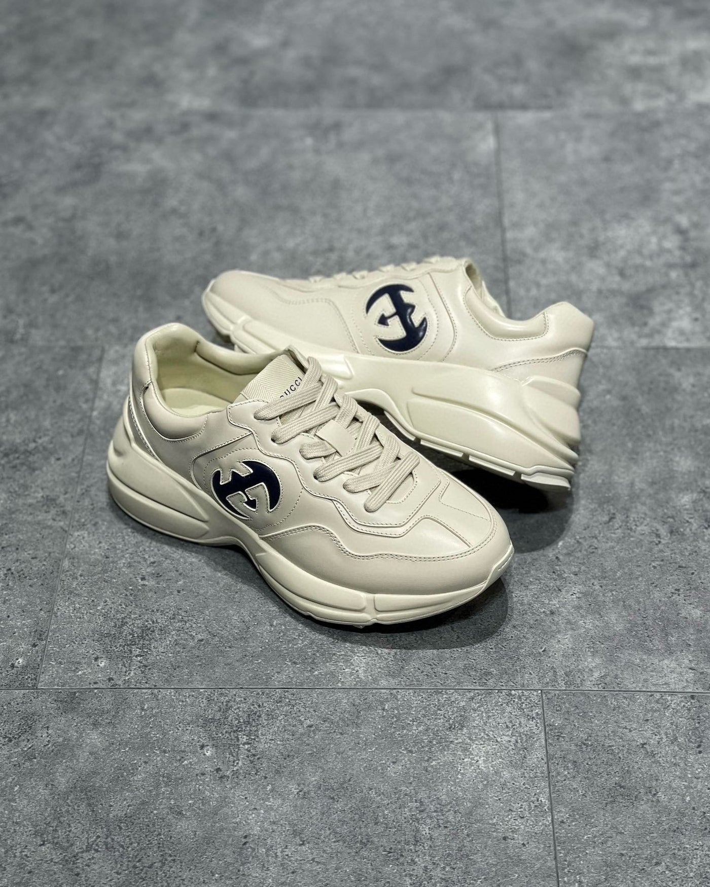 GUC Sneakers