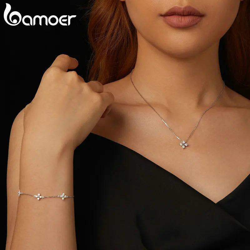 BAMOER Shiny Moissanite Flower Pendant Necklace For Women Wedding Party S925 Silver with White Gold Plating Jewelry MSN038